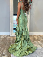 Kiran | Robe de bal longue sirène en satin, col V et jupe à volants