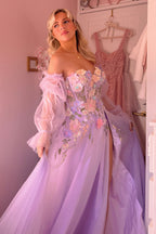 Kylena | Robe de bal bustier en tulle lavande, coupe trapèze, ornée de fleurs 3D
