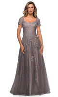 Robe de soirée trapèze à appliqués floraux