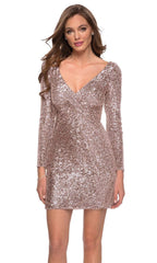 Robe de cocktail à sequins à décolleté plongeant et manches longues