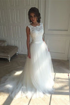 Robes de mariée simples en dentelle, coupe trapèze, sans manches, ceinture et dos nu 