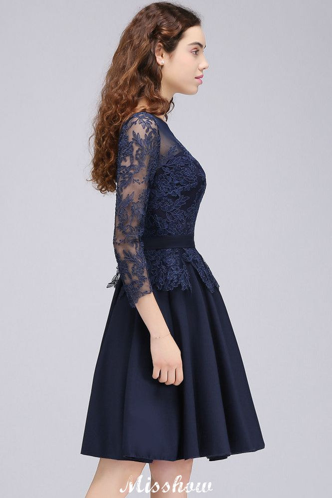 Robe de demoiselle d'honneur courte à manches 3/4 et applications de dentelle, idéale pour une tenue décontractée au quotidien.