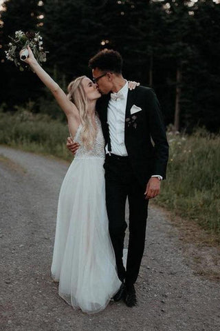 Vestido de novia minimalista con corpiño de encaje, falda de tul y espalda descubierta WD439 