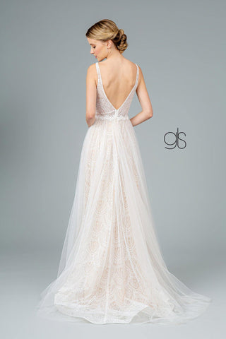 Vestido de novia largo con capas de encaje y malla