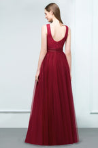Robe de bal longue sans manches en tulle bordeaux à décolleté rond et haut en dentelle