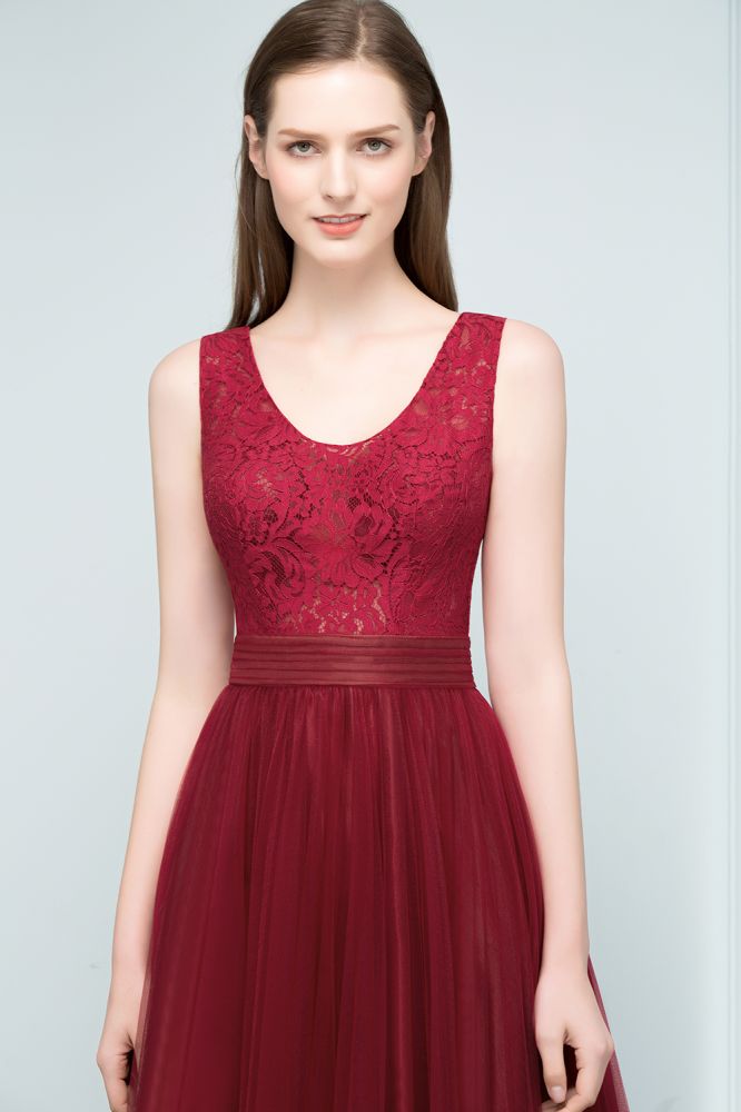 Robe de bal longue sans manches en tulle bordeaux à décolleté rond et haut en dentelle