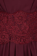 Robe de demoiselle d'honneur mini sans manches à col en V en dentelle, coupe trapèze, en mousseline, pour le bal de fin d'année