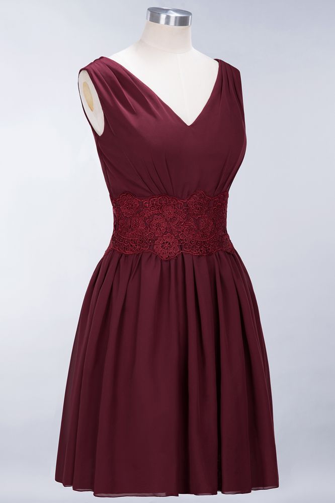 Robe de demoiselle d'honneur mini sans manches à col en V en dentelle, coupe trapèze, en mousseline, pour le bal de fin d'année