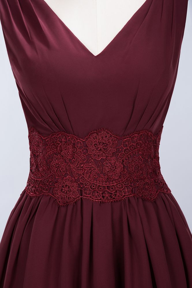 Robe de demoiselle d'honneur mini sans manches à col en V en dentelle, coupe trapèze, en mousseline, pour le bal de fin d'année