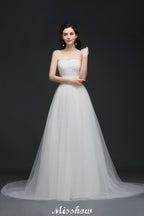 Robe de mariée blanche en tulle, coupe trapèze, sans bretelles, en dentelle et tulle