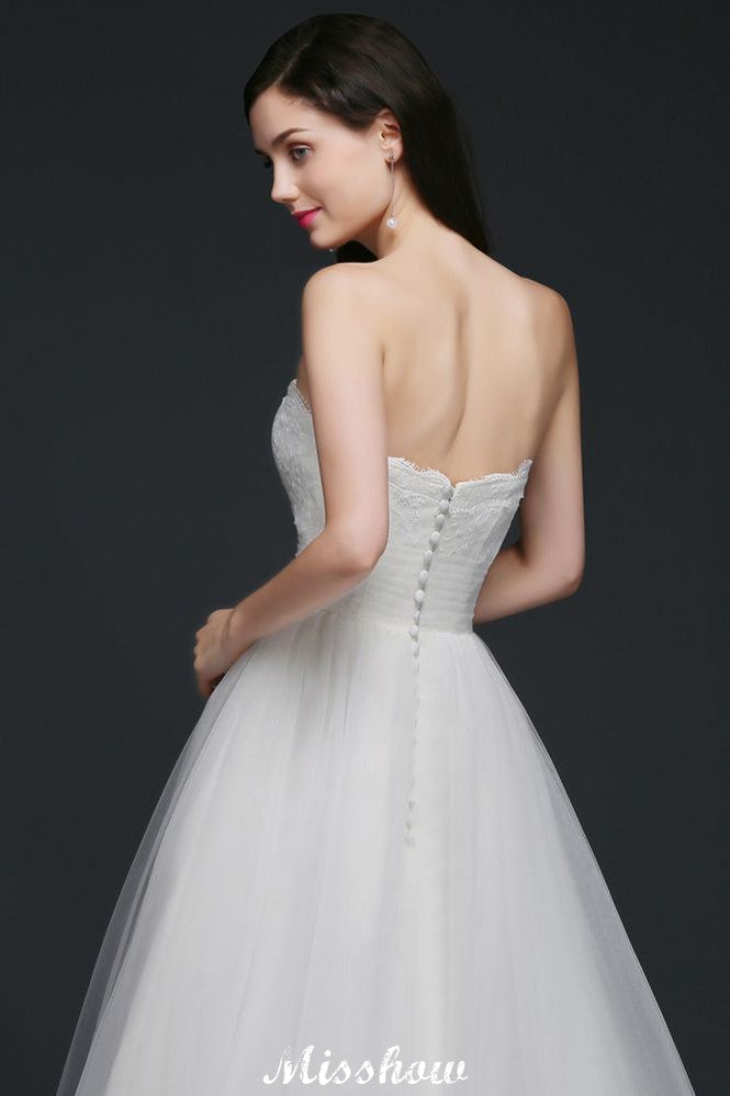 Robe de mariée blanche en tulle, coupe trapèze, sans bretelles, en dentelle et tulle