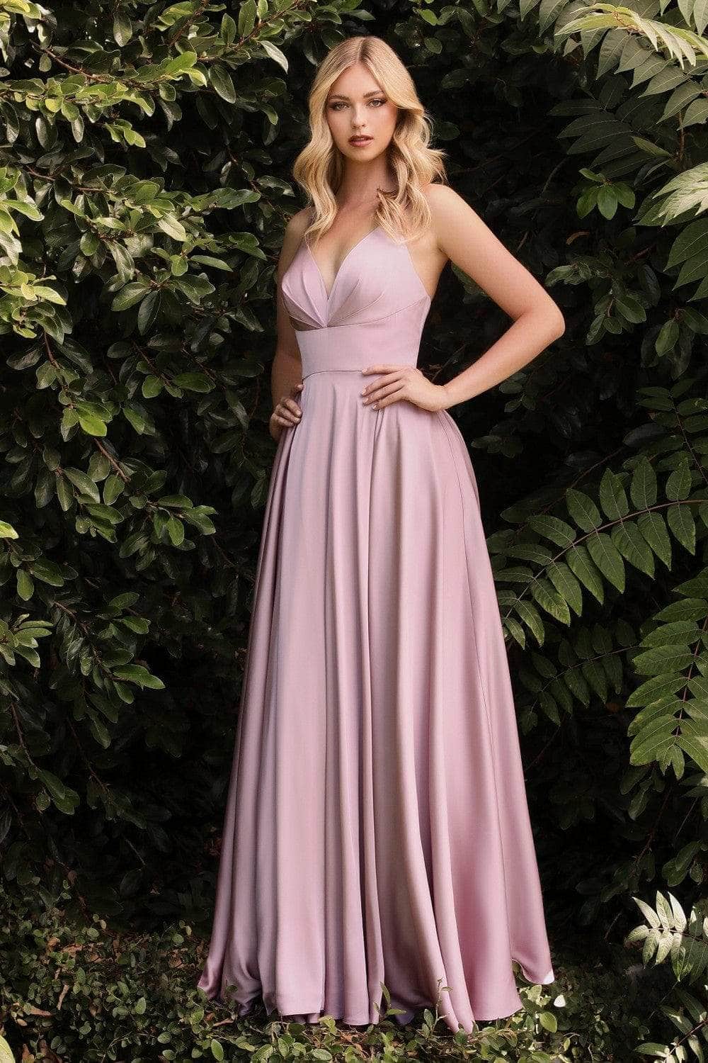 Robe en satin trapèze à col en V