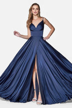 Robe en satin trapèze à col en V