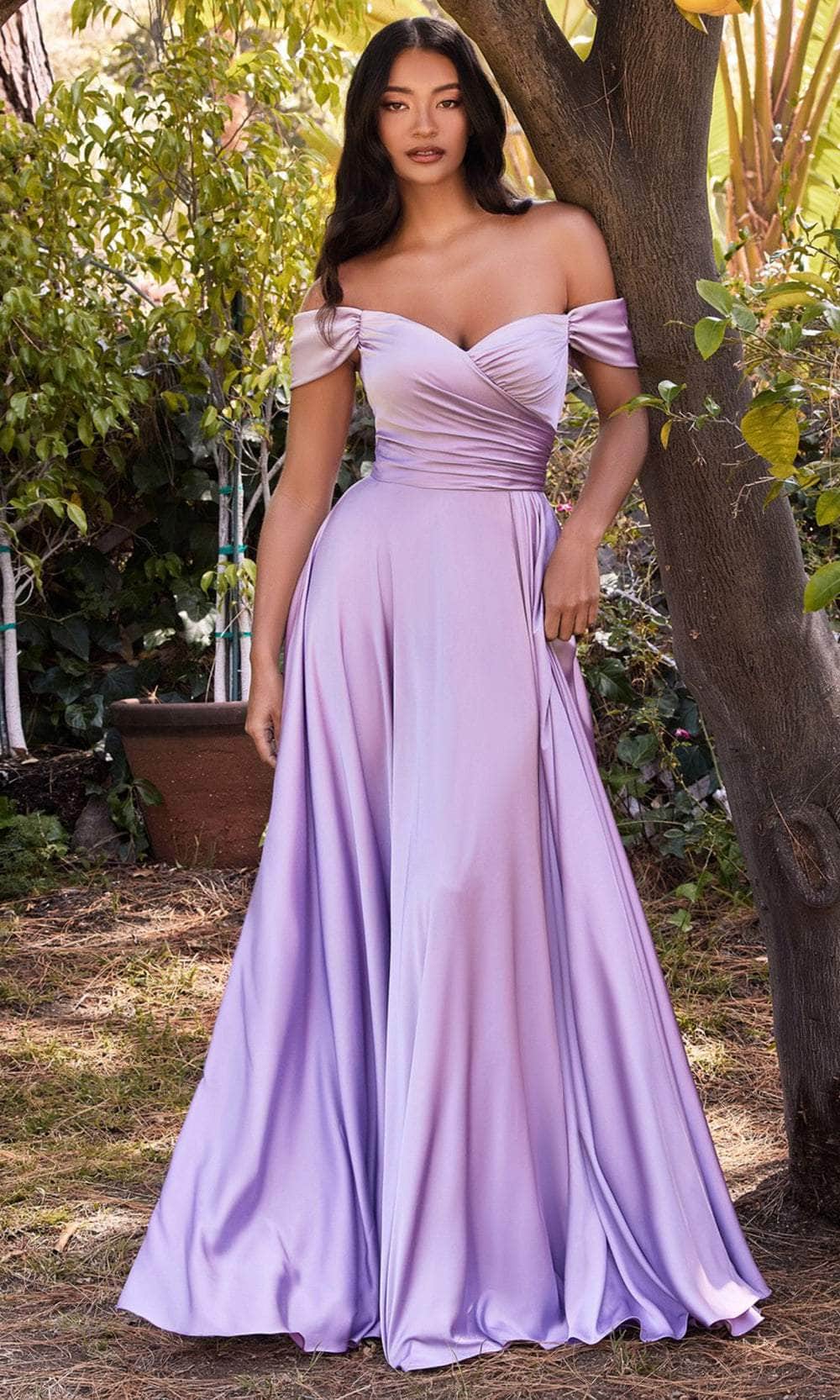 Robe de soirée en satin à décolleté cœur