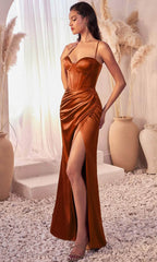 Robe de bal fourreau à corsage corset
