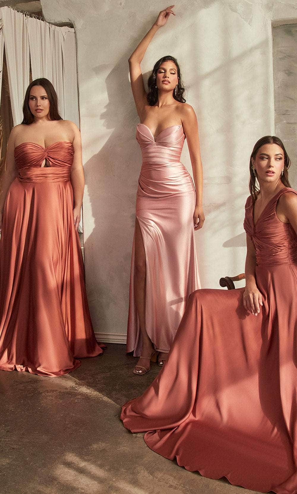 Robe de bal froncée à col en V et nœud