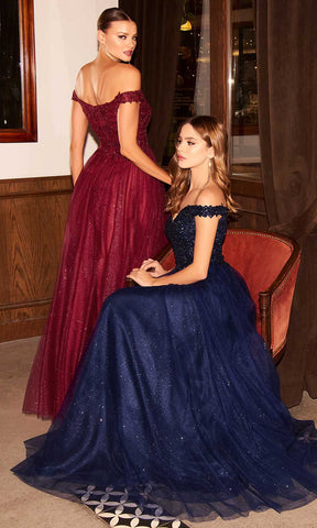 Robe trapèze à paillettes et applications de dentelle métallisée