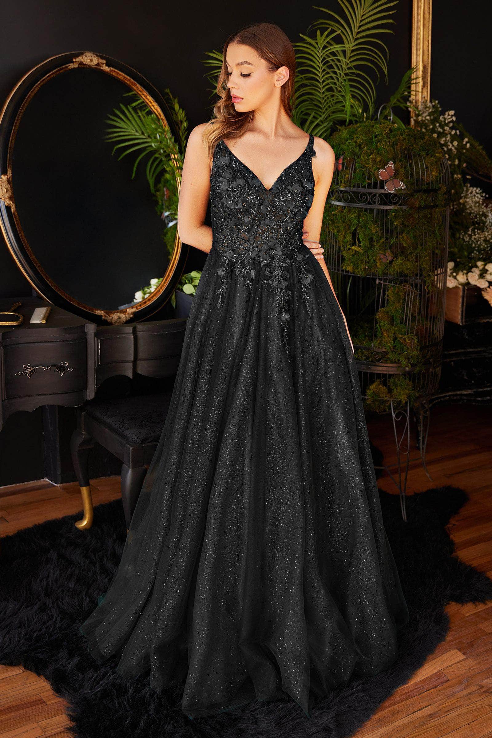 Vestido de graduación con apliques florales