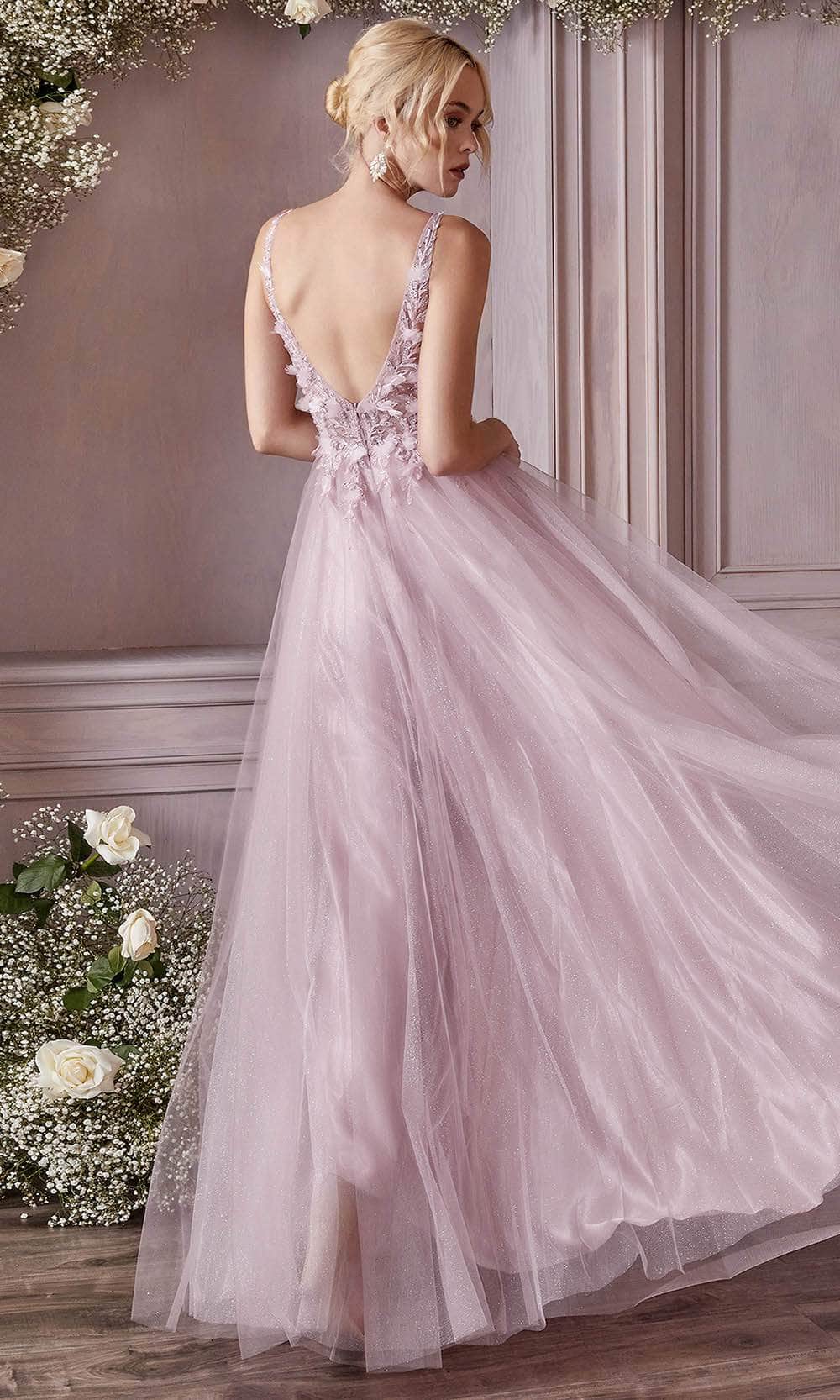 Vestido de graduación con apliques florales
