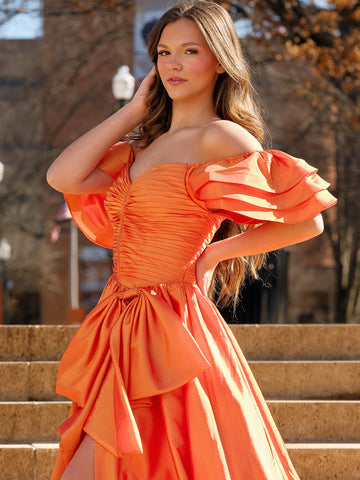 Lael | Robe de bal orange plissée coupe trapèze avec décolleté cœur et nœud