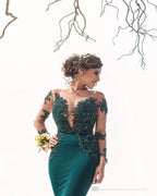 Último vestido largo de sirena de satén con joyas y mangas para baile de graduación