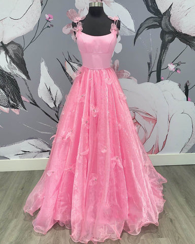 Vestido de fiesta de organza con tirantes finos y corte en A
