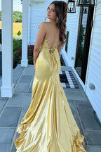 Leroy | Robe de bal longue métallisée jaune sirène à col en V et fente