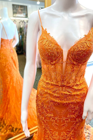 Lesha | Vestido largo de sirena de encaje naranja con tirantes finos 