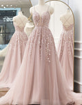 Vestido de fiesta de tul con tirantes finos, corte en A y apliques