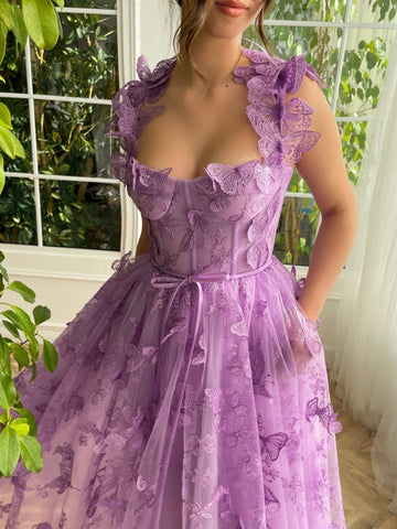 Vestido de graduación midi de tul corte A con mariposas 3D