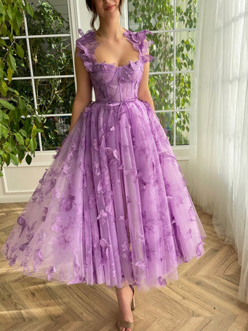 Vestido de graduación midi de tul corte A con mariposas 3D