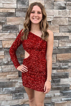 Robe de bal courte à une manche et découpe à paillettes