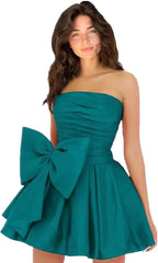 Robes de soirée courtes et chics pour le bal de promo, coupe trapèze, sans manches, bustier, froncées, lacées et ornées d'un nœud.