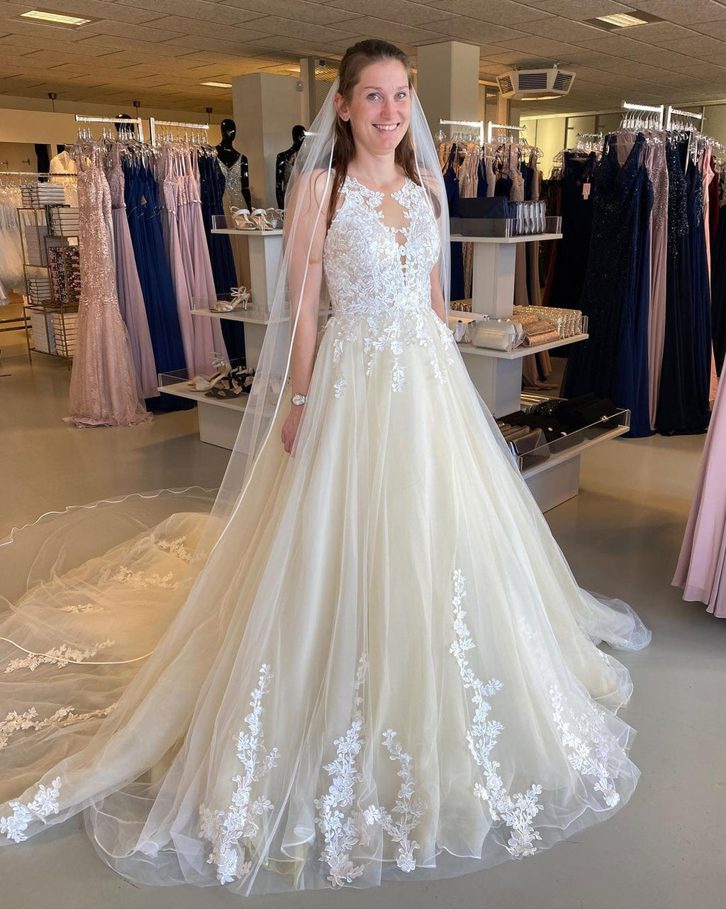 Long A-Line Appliques Lace Tulle Ruffles Backless Wedding Dress