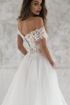 Robe de mariée longue en tulle à manches, épaules dénudées et appliques, coupe trapèze