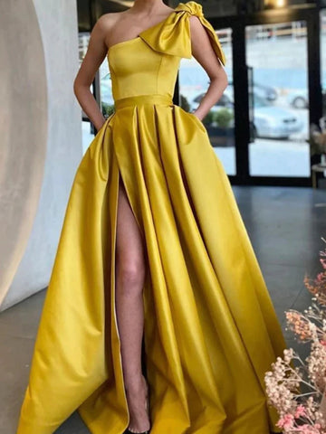 Robe de bal longue trapèze asymétrique en satin avec fente sur le devant et poches