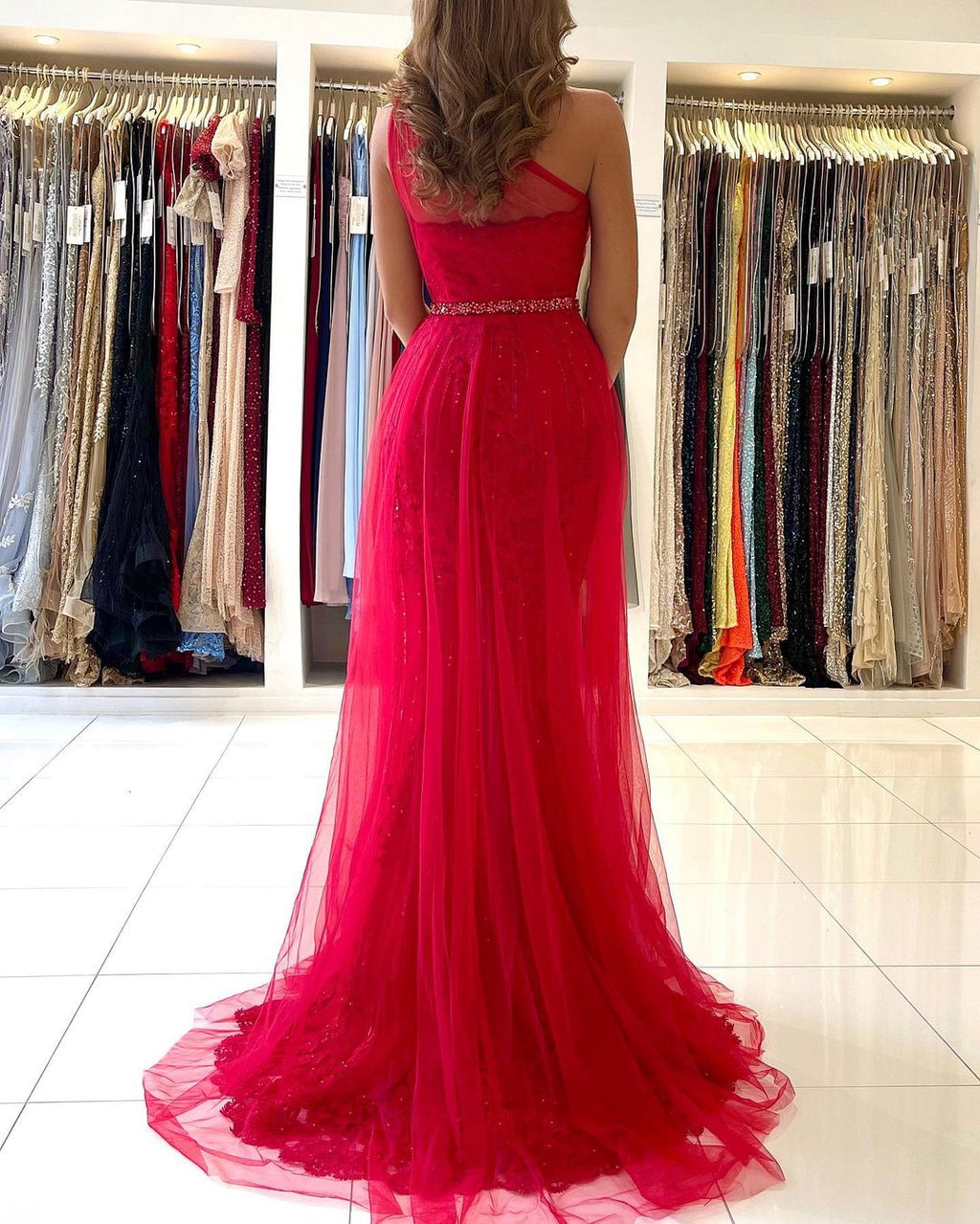 Robe de bal longue trapèze asymétrique en tulle avec fente sur le devant et traîne amovible