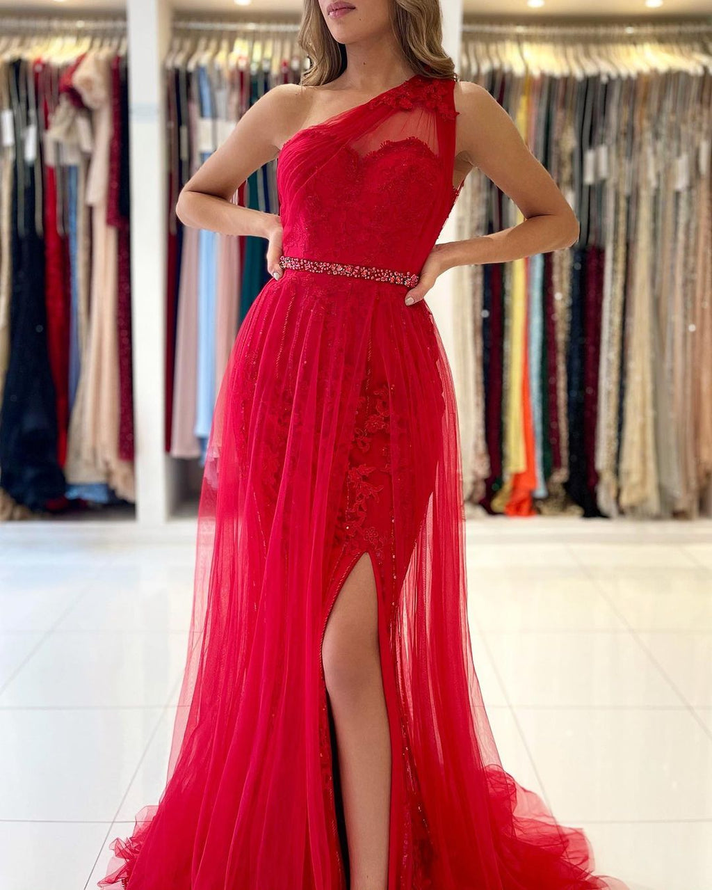 Robe de bal longue trapèze asymétrique en tulle avec fente sur le devant et traîne amovible