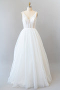 Robe de mariée longue trapèze dos nu en tulle et sequins, ornée d'un dos nu et d'une coupe trapèze