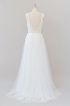 Vestido de novia largo de corte A, espalda descubierta, escote en V, encaje y tul
