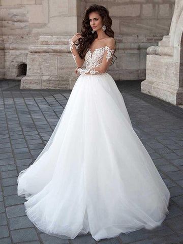 Vestidos de novia largos de corte A, con mangas, encaje y tul, espalda descubierta.