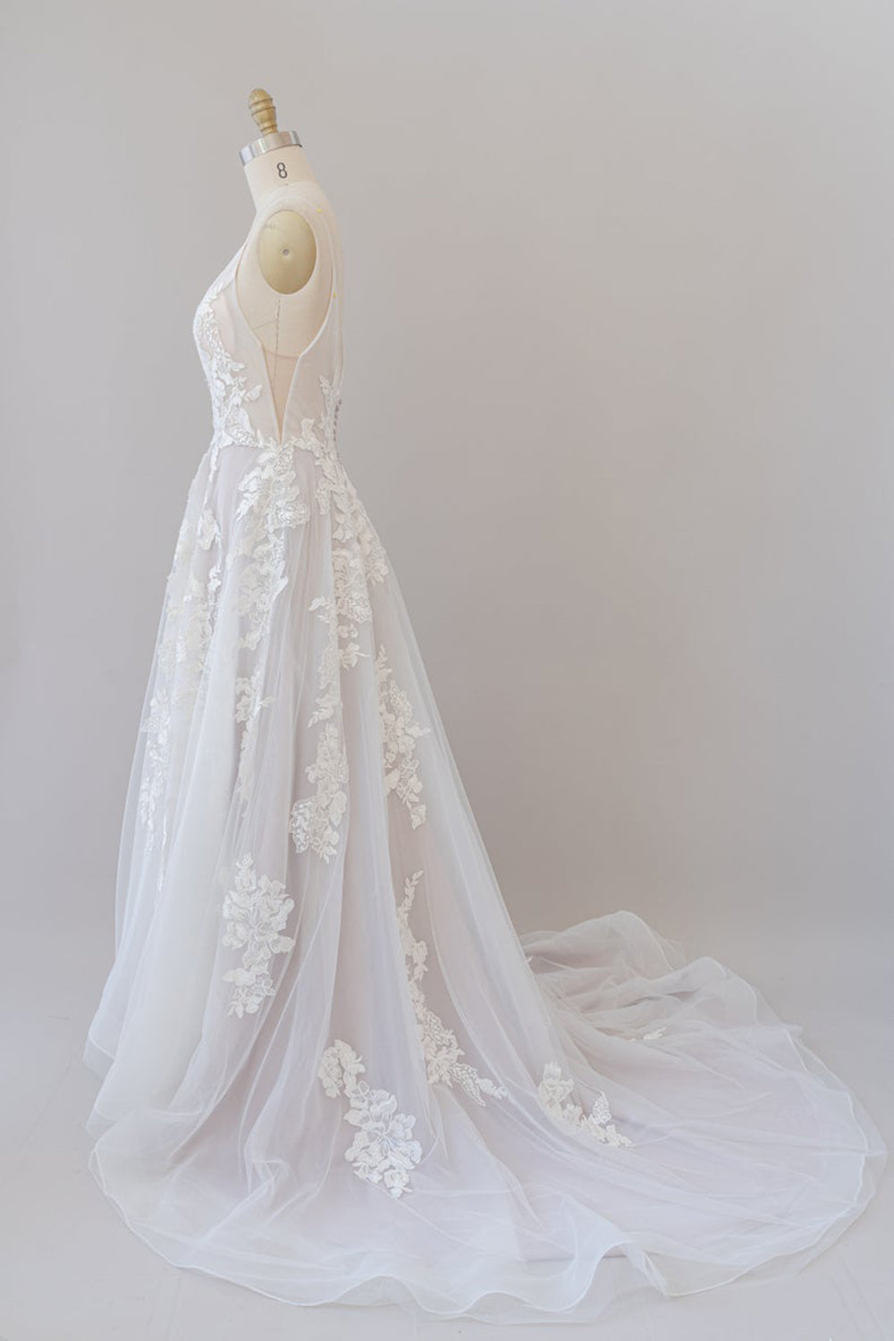 Long A-line Spaghetti Strap Lace Appliques Tulle Backless Wedding Dress