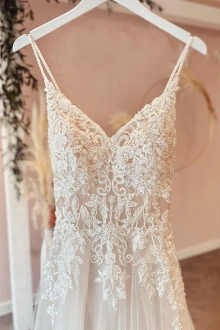 Vestido de novia largo de corte A con tirantes finos, escote corazón, apliques de encaje y tul