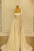 Robe de bal longue trapèze en satin ivoire avec encolure carrée et fente