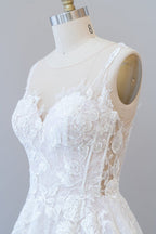 Vestido de novia largo de corte A con escote corazón, apliques de encaje y tul