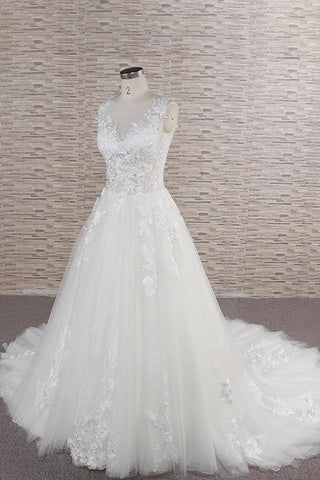 Vestido de novia largo de corte A con escote corazón, apliques de encaje y tul