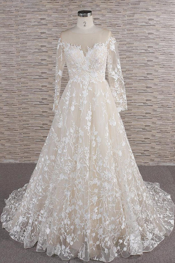 Robe de mariée longue en tulle à manches et décolleté en A, ornée d'appliqués et d'un décolleté en cœur
