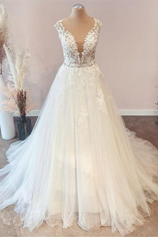Vestido de novia largo de corte A con escote corazón y encaje floral en tul