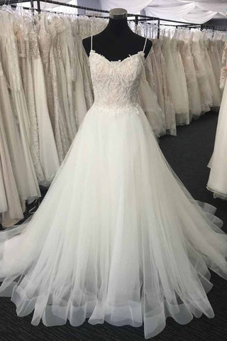 Vestido de novia largo de corte A con escote corazón y encaje de tul