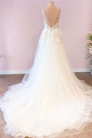 Robe de mariée longue en tulle à bretelles spaghetti et décolleté en cœur